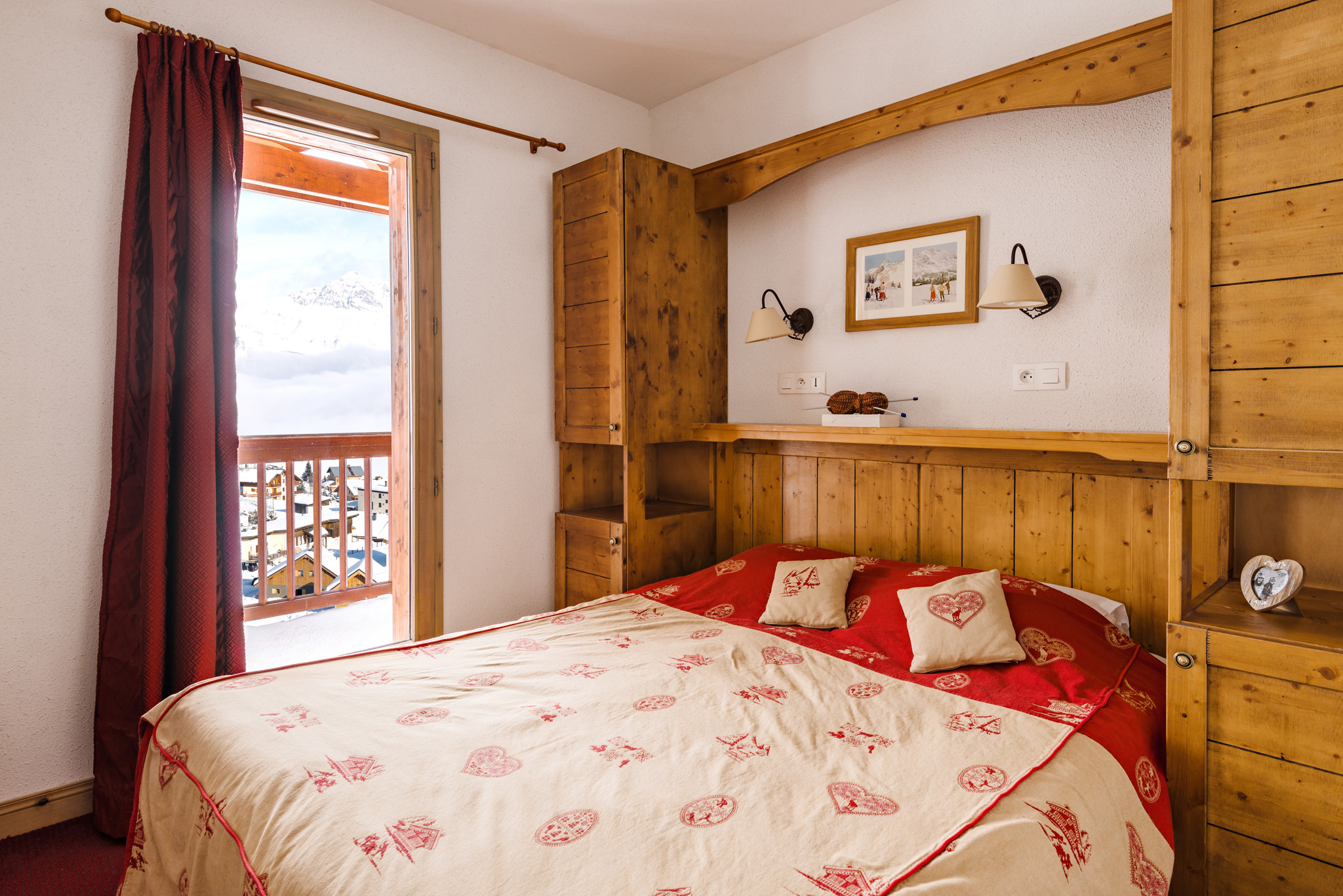 Les Hauts de Comborciere La Toussuire Double Bed