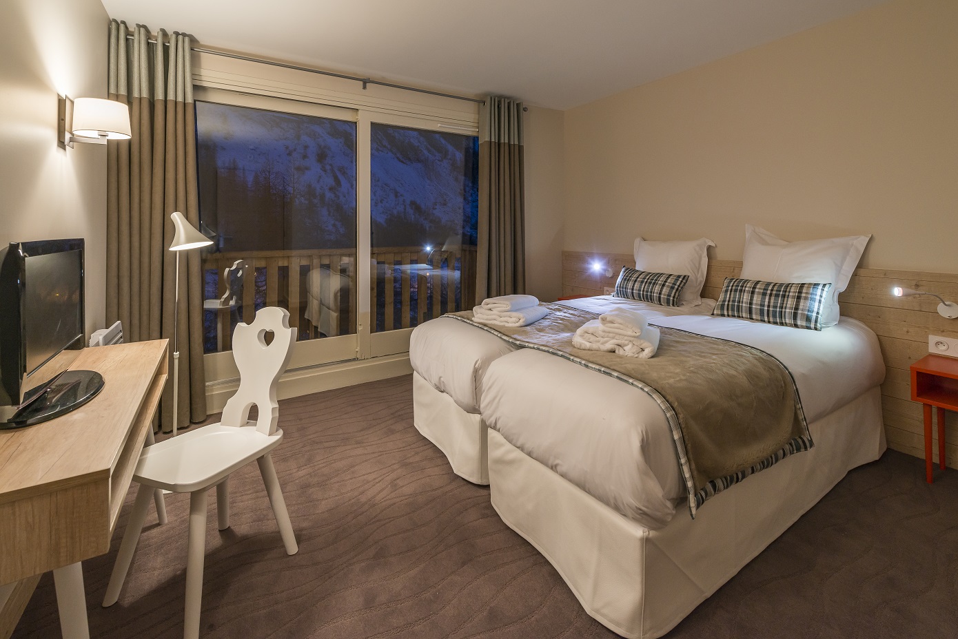 Chalets du Jardin Alpin Val d'Isere Bedroom