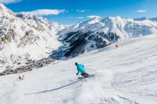 Advance from an intermediate to an expert in Val d’Isère’s ESF ski school