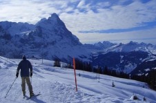 Beginners will enjoy the centrally located nursery slopes, flat practice runs and Wengen’s ski school facilities 