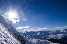 Enjoy some off piste freedom riding in La Tania 