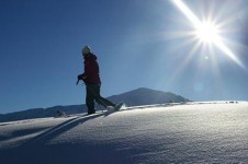 To compensate for the lack of cross country skiing in Valmeinier, try snowshoeing with Aaland-Nature instead