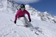 Cruise Saas-Fee’s gentle, long and open pistes 