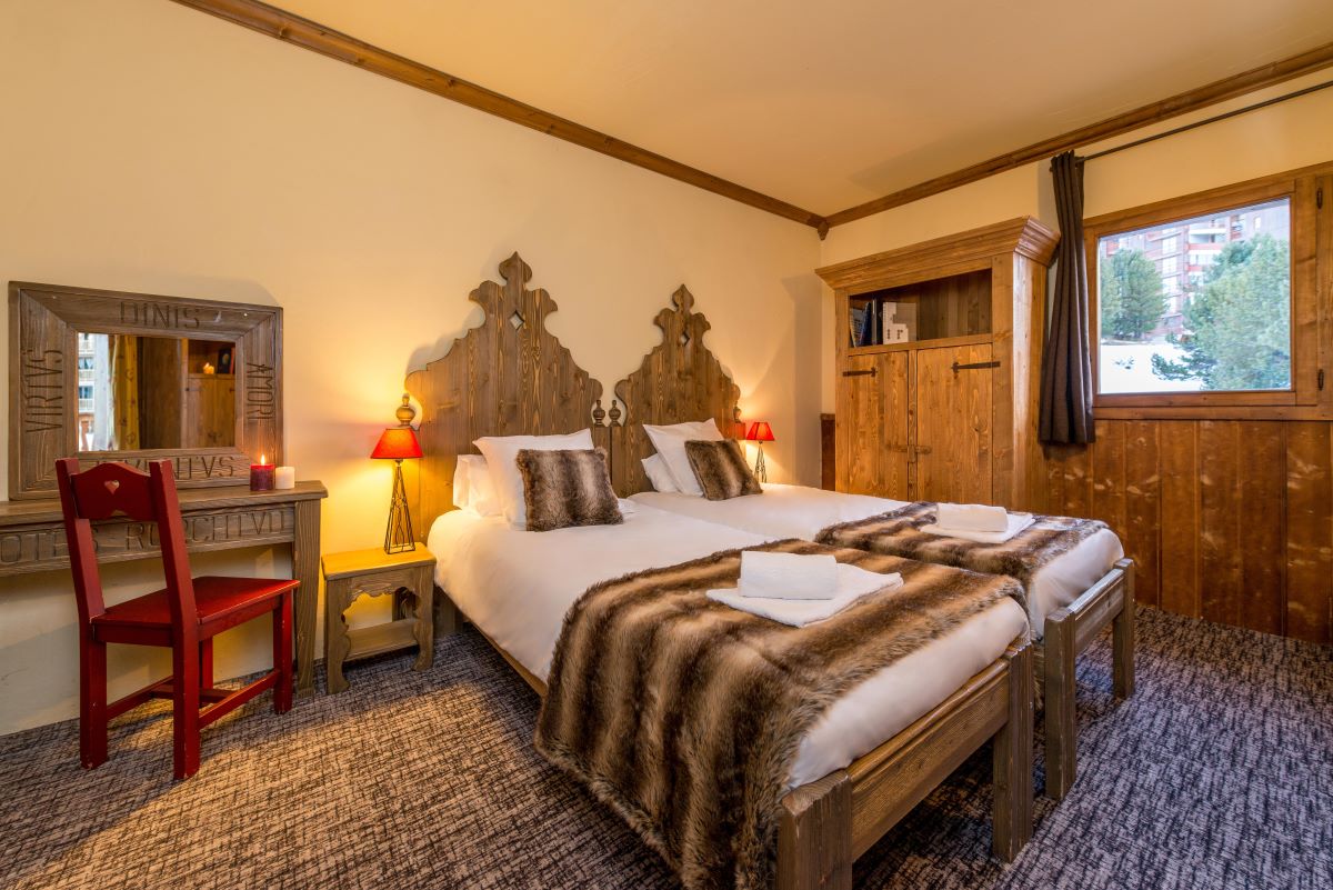 Chalet de l'Our, Les Arcs, twin room