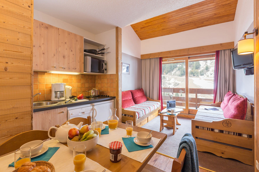 Dining Table-Les Sentiers du Tueda-Meribel-France