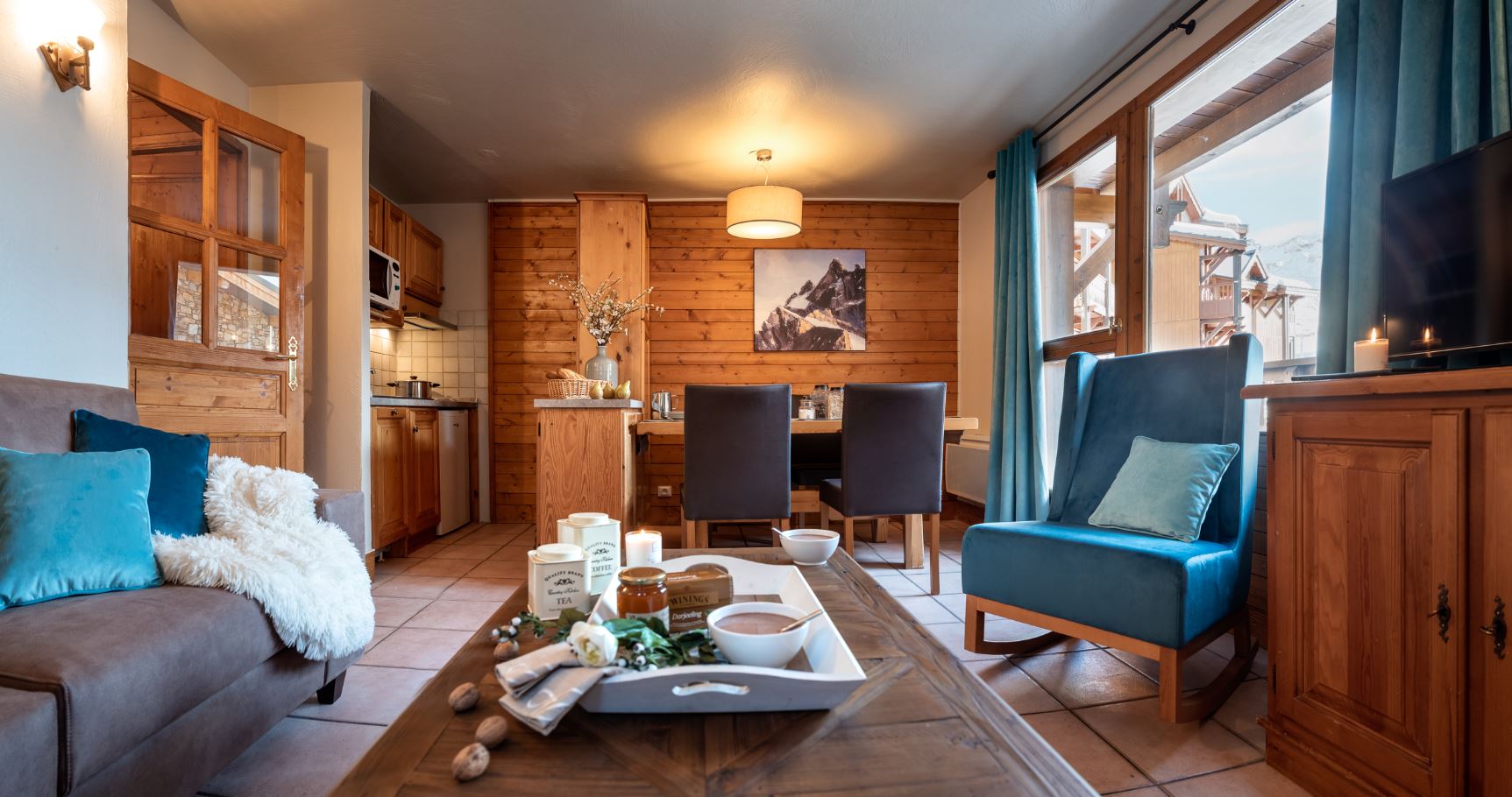 Two Bedroom Cabin Apartment - Le Hameau du Soleil - Val Thorens - France