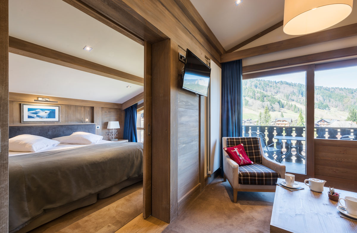 Le Petit Dru - Junior Suite - seating area and bedroom