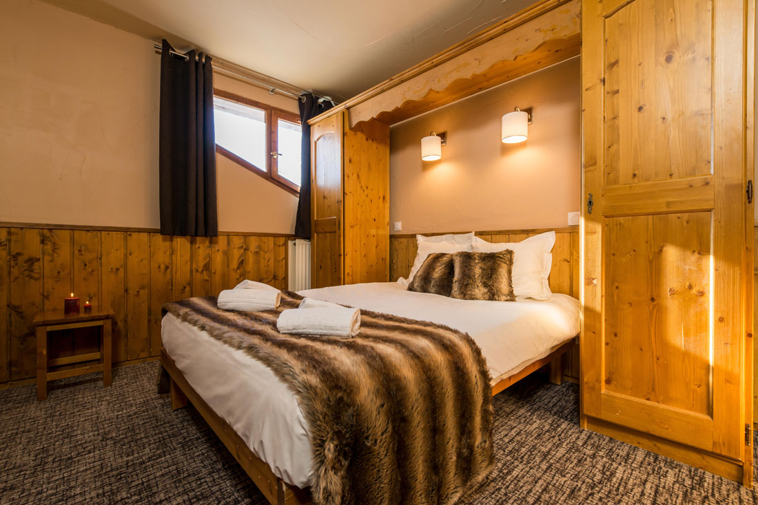 Double Bedroom - Val 2400