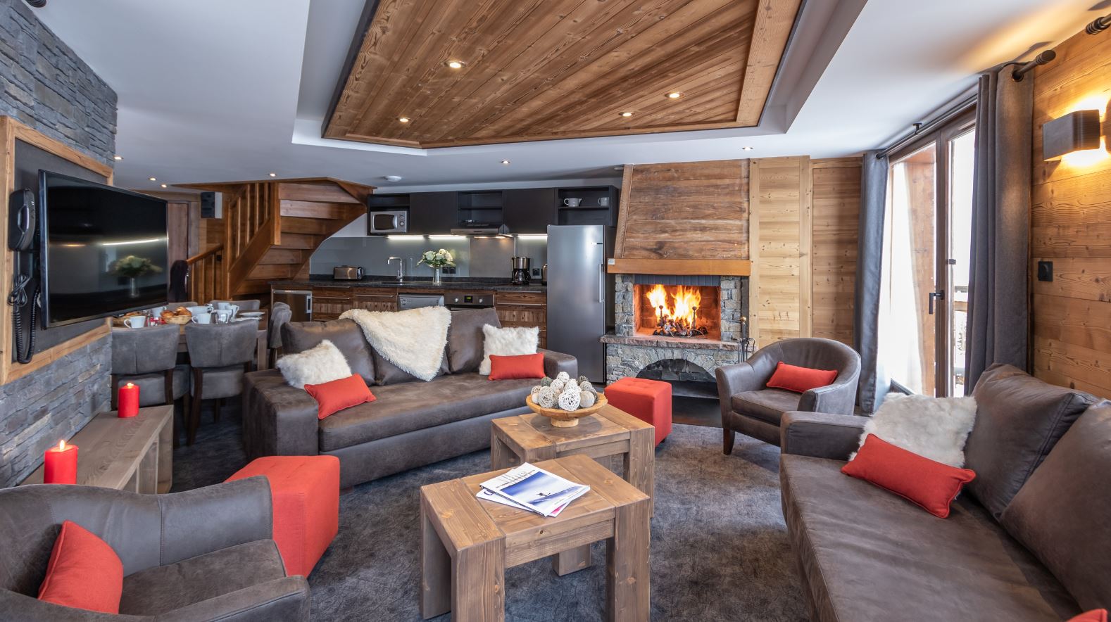 Renovated Living area in 12-14 person apartment