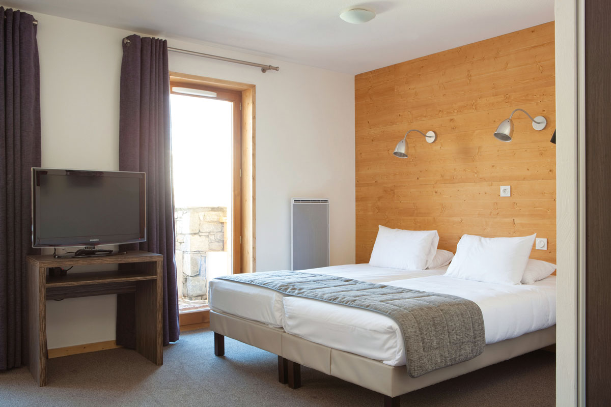 one bedroom alcove apartment Lagrange Alpenrose