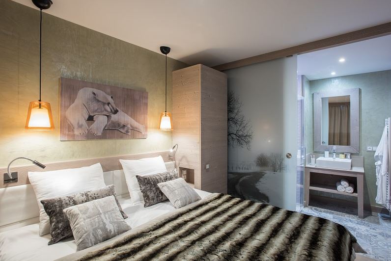 L'Hevana Meribel Double Bedroom with bathroom 