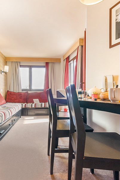 Saskia Falaise Studio, Saskia Falaise Lounge, Saskia Falaise Studio Bedroom