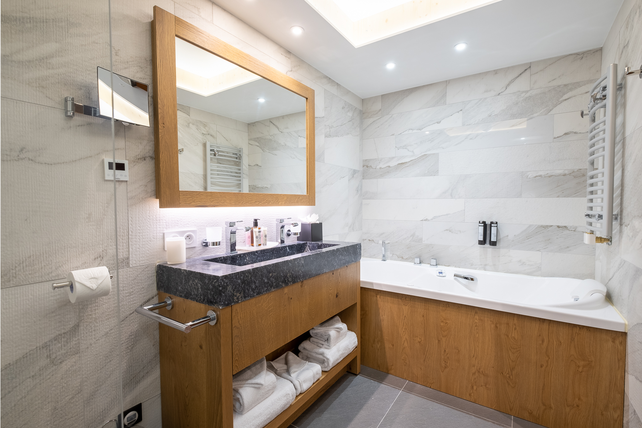 Alparena Privilege Suite Bathroom